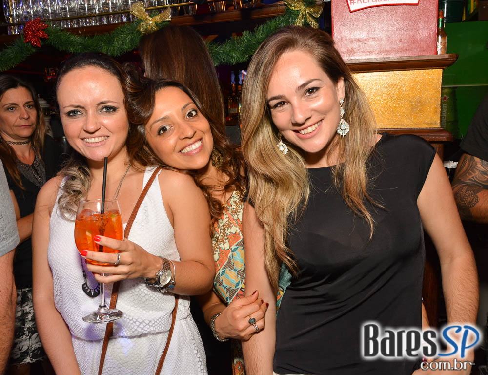 Sal Vicent e banda Bubbles embalaram a noite Saturday Rocks no Republic Pub com o melhor do pop rock Sal Vicent e banda Bubbles embalaram a noite Saturday Rocks no Republic Pub com o melhor do pop rock