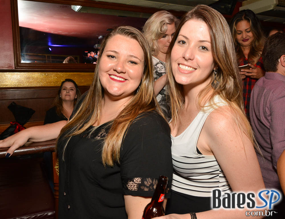 Sal Vicent e banda Bubbles embalaram a noite Saturday Rocks no Republic Pub com o melhor do pop rock Sal Vicent e banda Bubbles embalaram a noite Saturday Rocks no Republic Pub com o melhor do pop rock