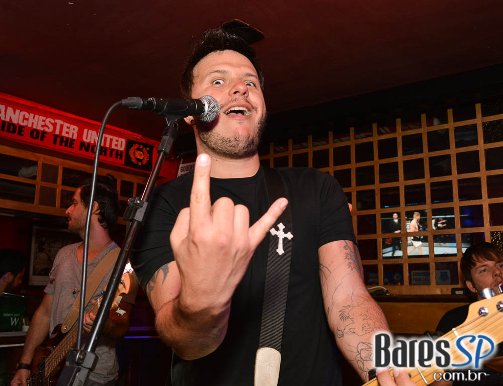 Sal Vicent e banda Bubbles embalaram a noite Saturday Rocks no Republic Pub com o melhor do pop rock Sal Vicent e banda Bubbles embalaram a noite Saturday Rocks no Republic Pub com o melhor do pop rock