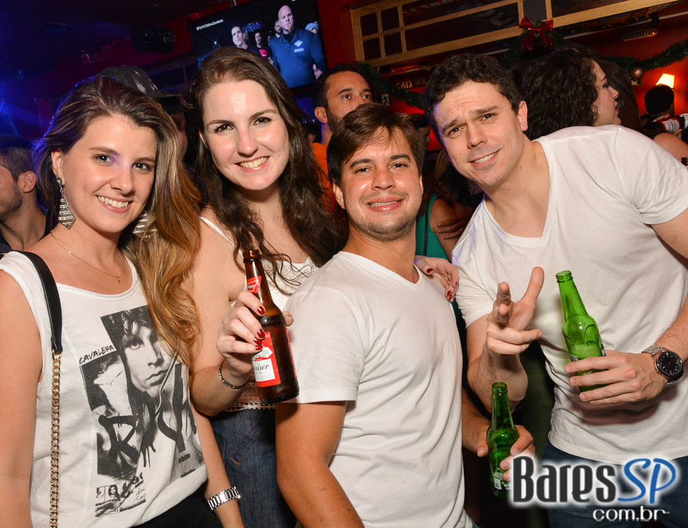 Sal Vicent e banda Bubbles embalaram a noite Saturday Rocks no Republic Pub com o melhor do pop rock Sal Vicent e banda Bubbles embalaram a noite Saturday Rocks no Republic Pub com o melhor do pop rock