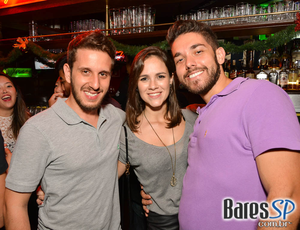 Sal Vicent e banda Bubbles embalaram a noite Saturday Rocks no Republic Pub com o melhor do pop rock Sal Vicent e banda Bubbles embalaram a noite Saturday Rocks no Republic Pub com o melhor do pop rock