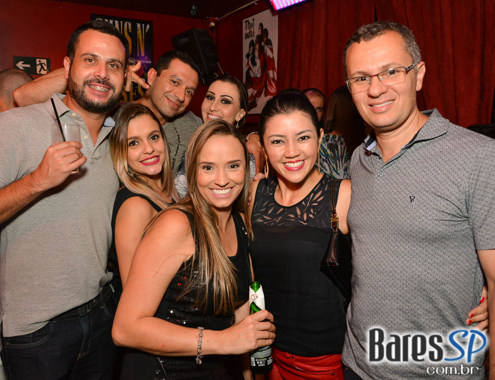 Sal Vicent e banda Bubbles embalaram a noite Saturday Rocks no Republic Pub com o melhor do pop rock Sal Vicent e banda Bubbles embalaram a noite Saturday Rocks no Republic Pub com o melhor do pop rock