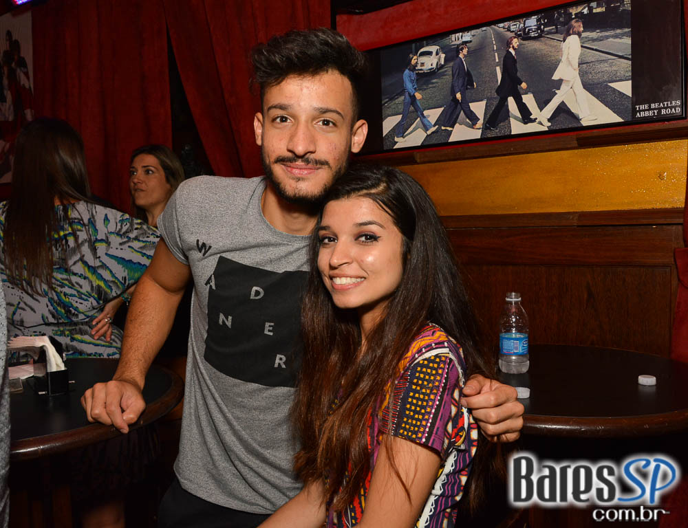 Sal Vicent e banda Bubbles embalaram a noite Saturday Rocks no Republic Pub com o melhor do pop rock Sal Vicent e banda Bubbles embalaram a noite Saturday Rocks no Republic Pub com o melhor do pop rock