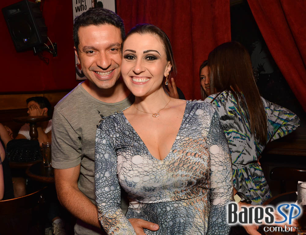 Sal Vicent e banda Bubbles embalaram a noite Saturday Rocks no Republic Pub com o melhor do pop rock Sal Vicent e banda Bubbles embalaram a noite Saturday Rocks no Republic Pub com o melhor do pop rock