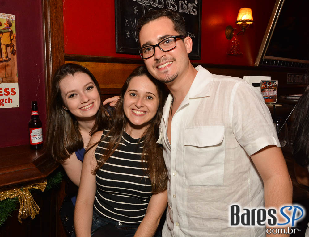 Sal Vicent e banda Bubbles embalaram a noite Saturday Rocks no Republic Pub com o melhor do pop rock Sal Vicent e banda Bubbles embalaram a noite Saturday Rocks no Republic Pub com o melhor do pop rock