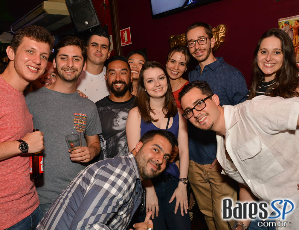 Sal Vicent e banda Bubbles embalaram a noite Saturday Rocks no Republic Pub com o melhor do pop rock Sal Vicent e banda Bubbles embalaram a noite Saturday Rocks no Republic Pub com o melhor do pop rock
