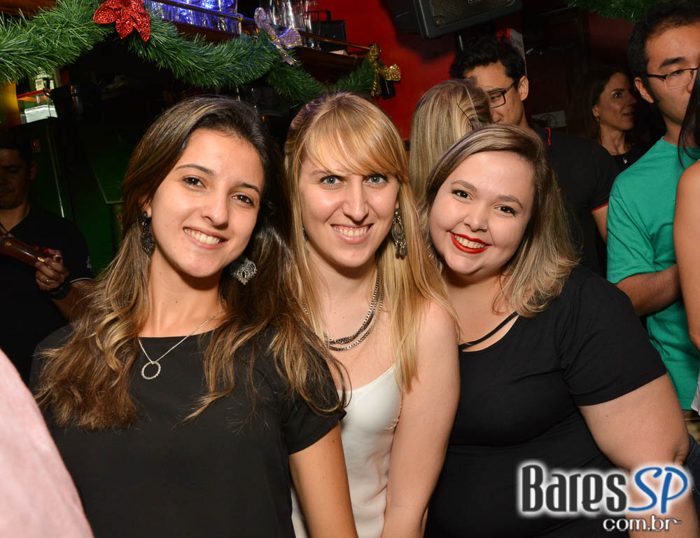 Sal Vicent e banda Bubbles embalaram a noite Saturday Rocks no Republic Pub com o melhor do pop rock Sal Vicent e banda Bubbles embalaram a noite Saturday Rocks no Republic Pub com o melhor do pop rock