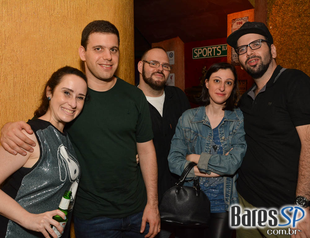 Sal Vicent e banda Bubbles embalaram a noite Saturday Rocks no Republic Pub com o melhor do pop rock Sal Vicent e banda Bubbles embalaram a noite Saturday Rocks no Republic Pub com o melhor do pop rock