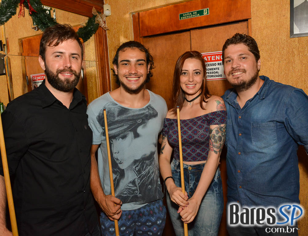 Sal Vicent e banda Bubbles embalaram a noite Saturday Rocks no Republic Pub com o melhor do pop rock Sal Vicent e banda Bubbles embalaram a noite Saturday Rocks no Republic Pub com o melhor do pop rock