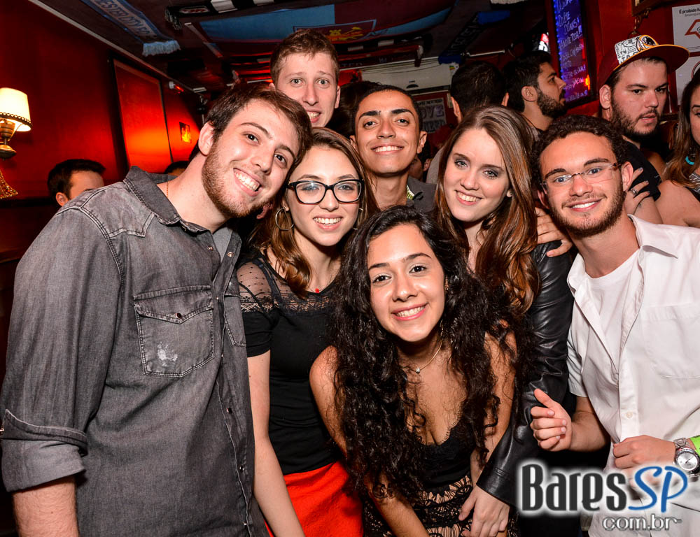 Sal Vicent e banda Bubbles embalaram a noite Saturday Rocks no Republic Pub com o melhor do pop rock Sal Vicent e banda Bubbles embalaram a noite Saturday Rocks no Republic Pub com o melhor do pop rock