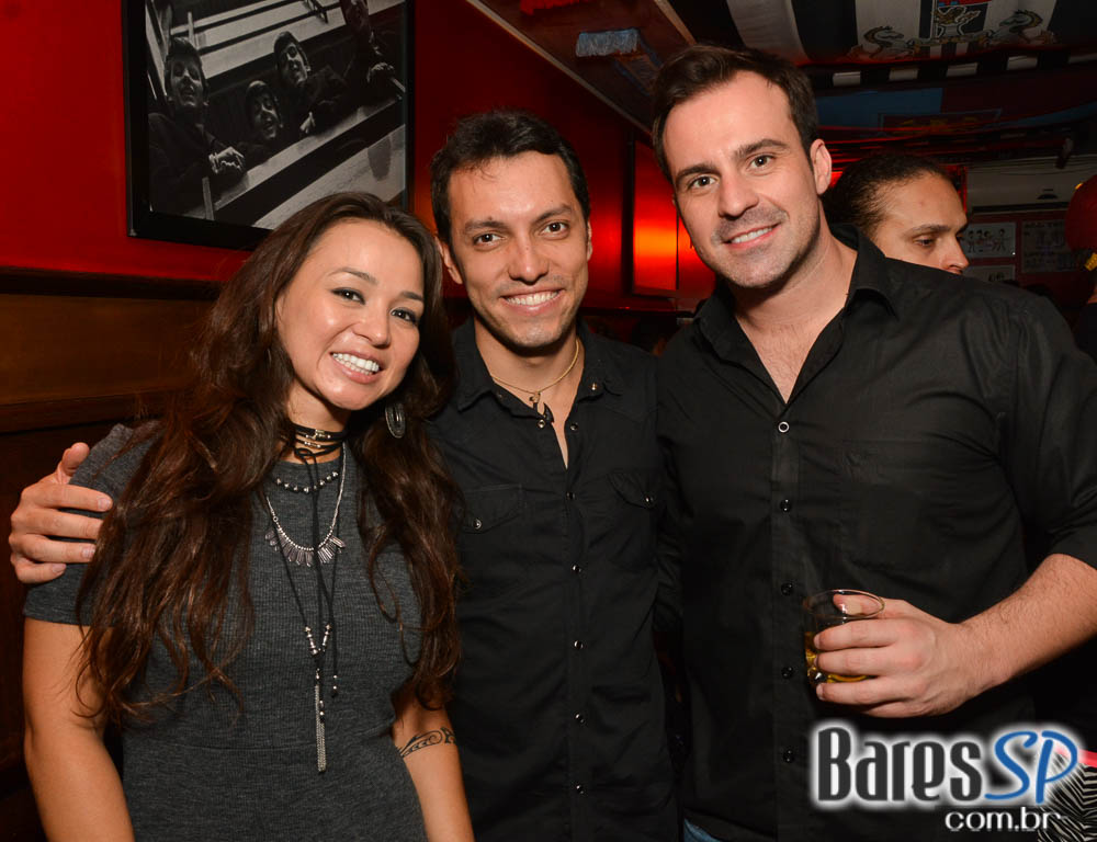 Sal Vicent e banda Bubbles embalaram a noite Saturday Rocks no Republic Pub com o melhor do pop rock Sal Vicent e banda Bubbles embalaram a noite Saturday Rocks no Republic Pub com o melhor do pop rock