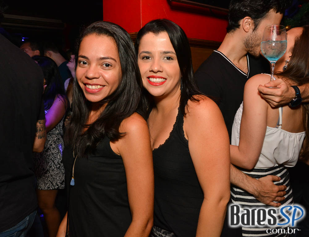 Sal Vicent e banda Bubbles embalaram a noite Saturday Rocks no Republic Pub com o melhor do pop rock Sal Vicent e banda Bubbles embalaram a noite Saturday Rocks no Republic Pub com o melhor do pop rock