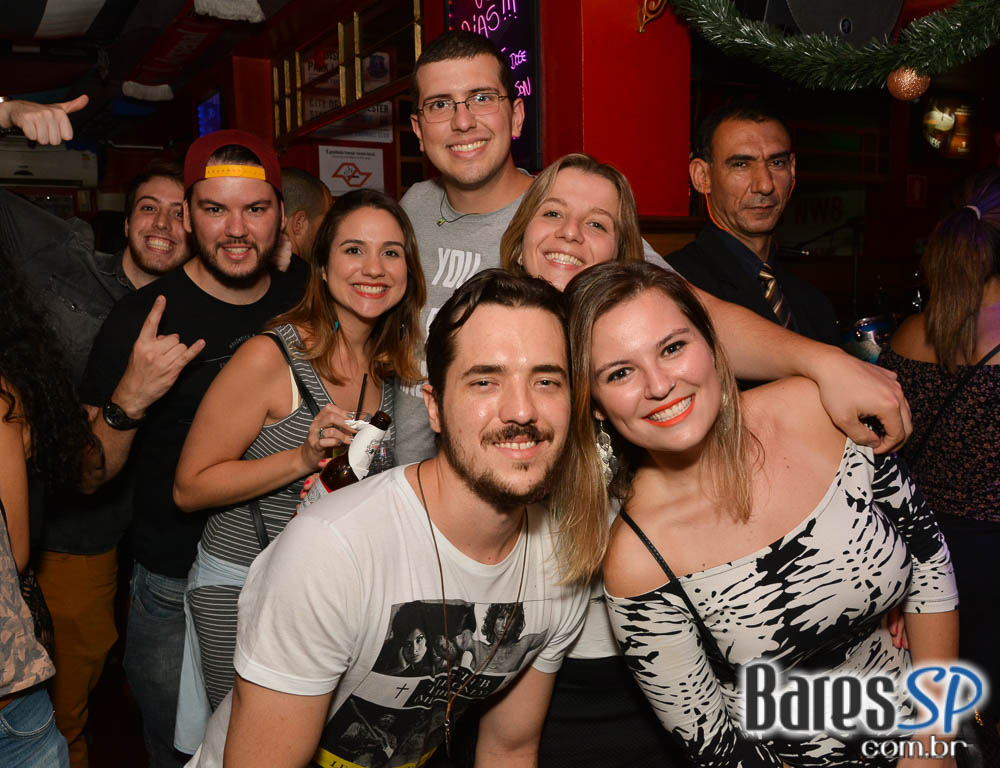 Sal Vicent e banda Bubbles embalaram a noite Saturday Rocks no Republic Pub com o melhor do pop rock Sal Vicent e banda Bubbles embalaram a noite Saturday Rocks no Republic Pub com o melhor do pop rock