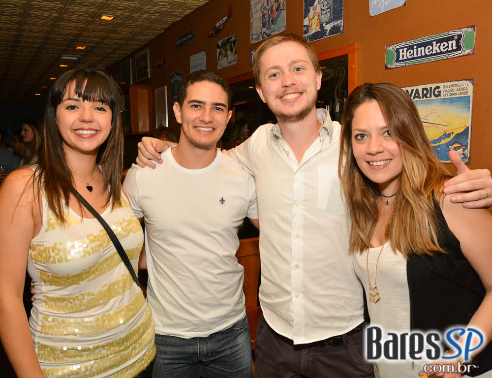 Jet Lag Pub recebeu a White Party com a banda Insônica Jet Lag Pub recebeu a White Party com a banda Insônica