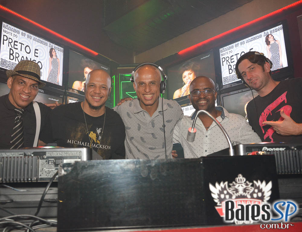 Festa de despedida do ano de 2016 com a Noite da Fantasia no Akbar Festa de despedida do ano de 2016 com a Noite da Fantasia no Akbar