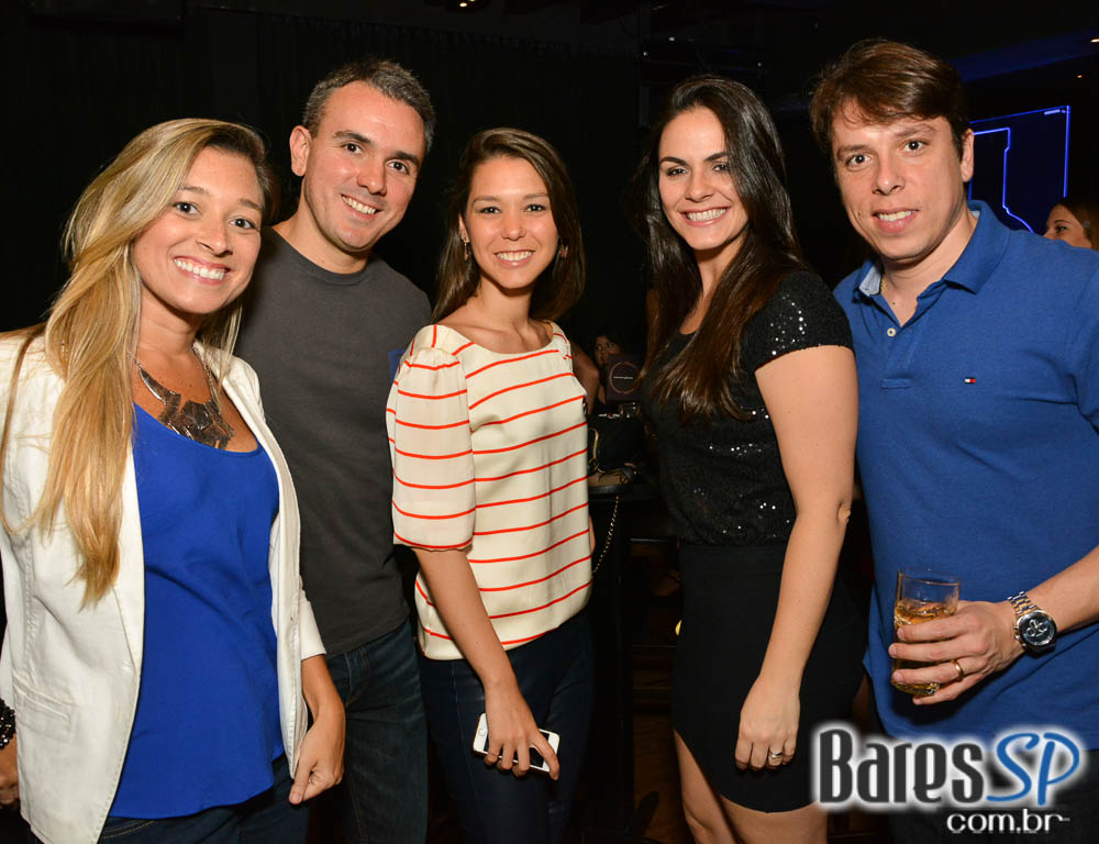 Show da Banda Viva Noite animou a noite no Dezoito Bar Show da Banda Viva Noite animou a noite no Dezoito Bar