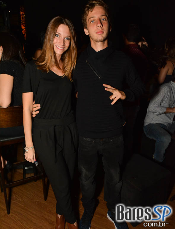 Show da Banda Viva Noite animou a noite no Dezoito Bar Show da Banda Viva Noite animou a noite no Dezoito Bar