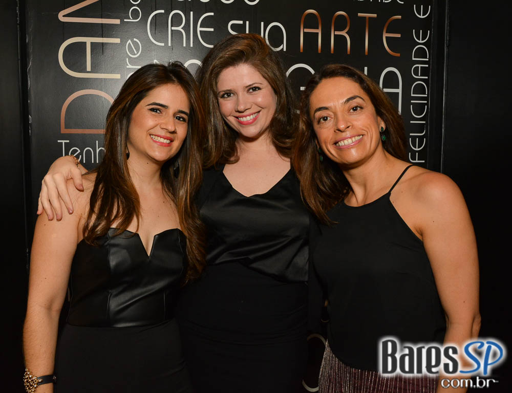 Show da Banda Viva Noite animou a noite no Dezoito Bar Show da Banda Viva Noite animou a noite no Dezoito Bar