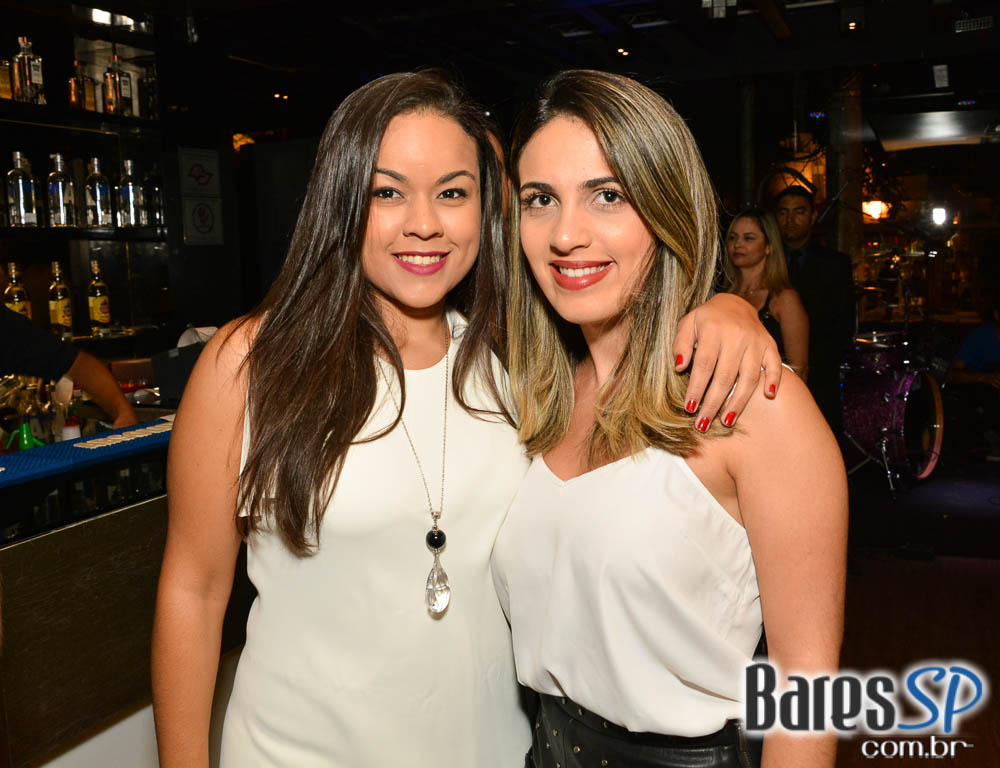 Show da Banda Viva Noite animou a noite no Dezoito Bar Show da Banda Viva Noite animou a noite no Dezoito Bar