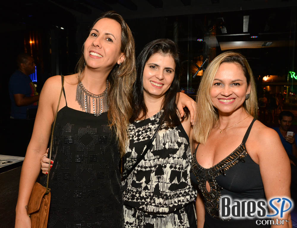 Show da Banda Viva Noite animou a noite no Dezoito Bar Show da Banda Viva Noite animou a noite no Dezoito Bar