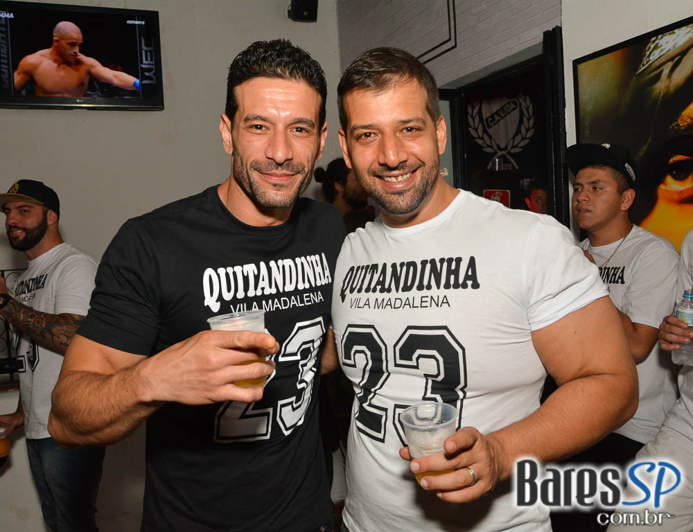 Aniversário de 23 anos do Bar Quitandinha com DJs convidados agitou o sábado Aniversário de 23 anos do Bar Quitandinha com DJs convidados agitou o sábado