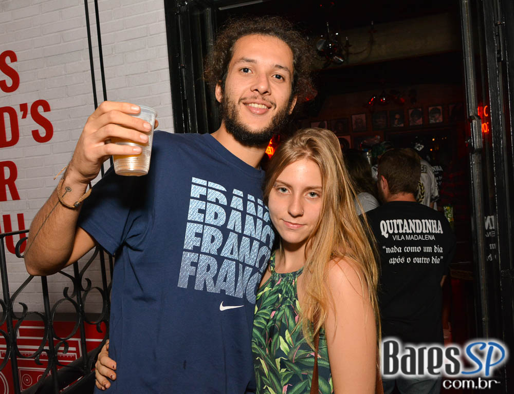 Aniversário de 23 anos do Bar Quitandinha com DJs convidados agitou o sábado Aniversário de 23 anos do Bar Quitandinha com DJs convidados agitou o sábado