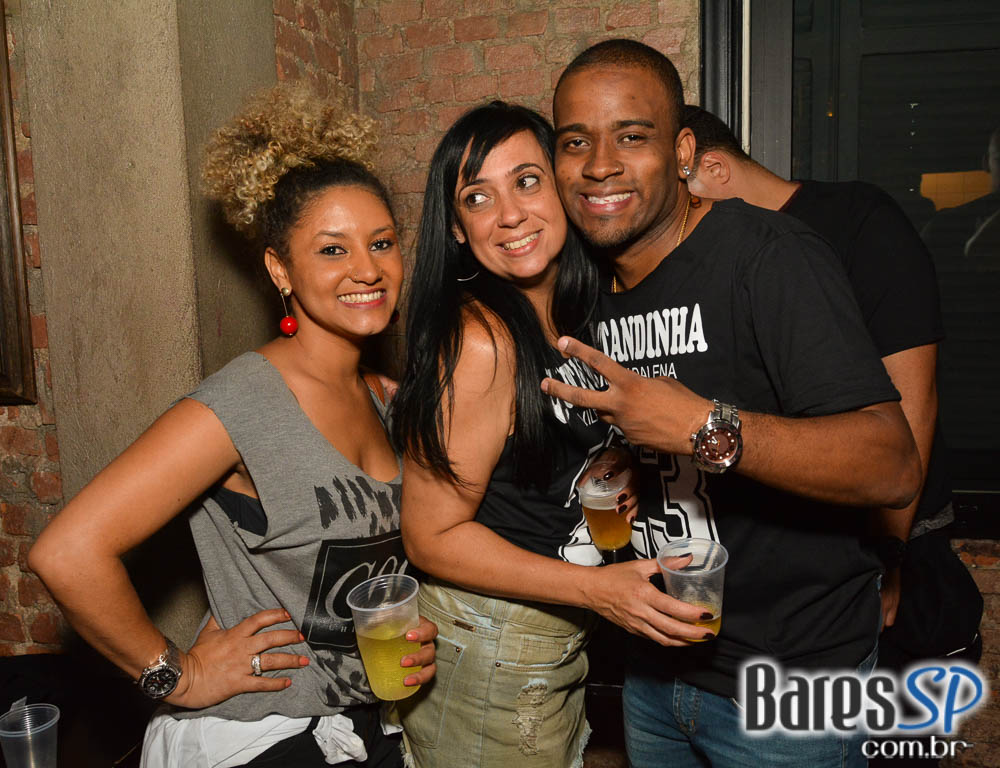 Aniversário de 23 anos do Bar Quitandinha com DJs convidados agitou o sábado Aniversário de 23 anos do Bar Quitandinha com DJs convidados agitou o sábado