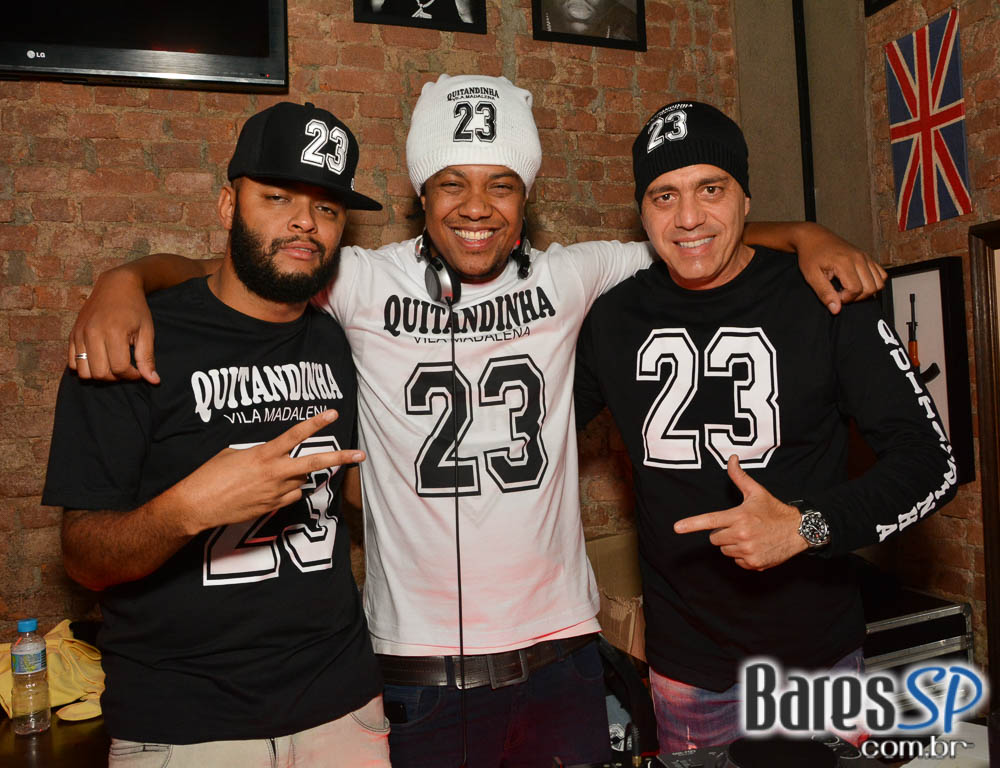Aniversário de 23 anos do Bar Quitandinha com DJs convidados agitou o sábado Aniversário de 23 anos do Bar Quitandinha com DJs convidados agitou o sábado