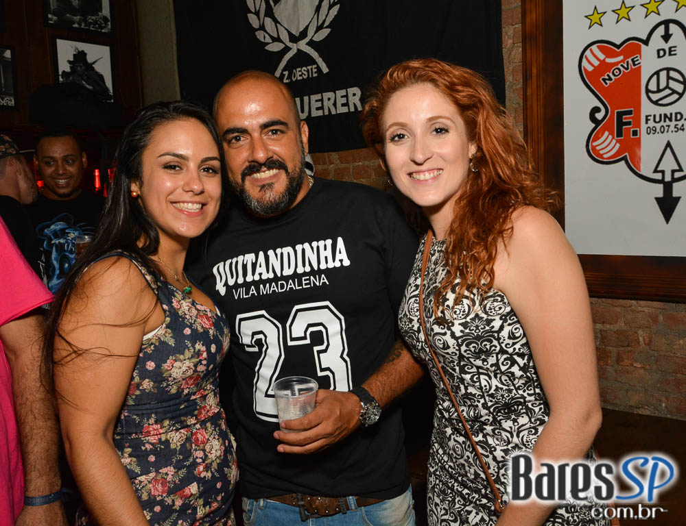 Aniversário de 23 anos do Bar Quitandinha com DJs convidados agitou o sábado Aniversário de 23 anos do Bar Quitandinha com DJs convidados agitou o sábado