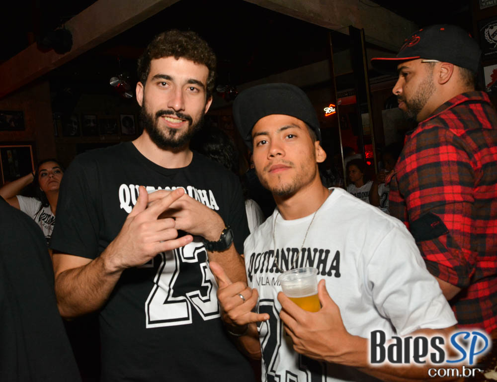 Aniversário de 23 anos do Bar Quitandinha com DJs convidados agitou o sábado Aniversário de 23 anos do Bar Quitandinha com DJs convidados agitou o sábado