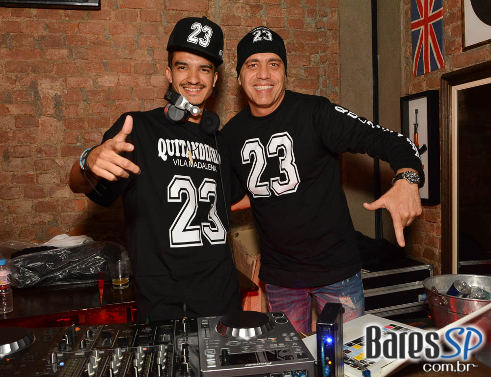 Aniversário de 23 anos do Bar Quitandinha com DJs convidados agitou o sábado Aniversário de 23 anos do Bar Quitandinha com DJs convidados agitou o sábado