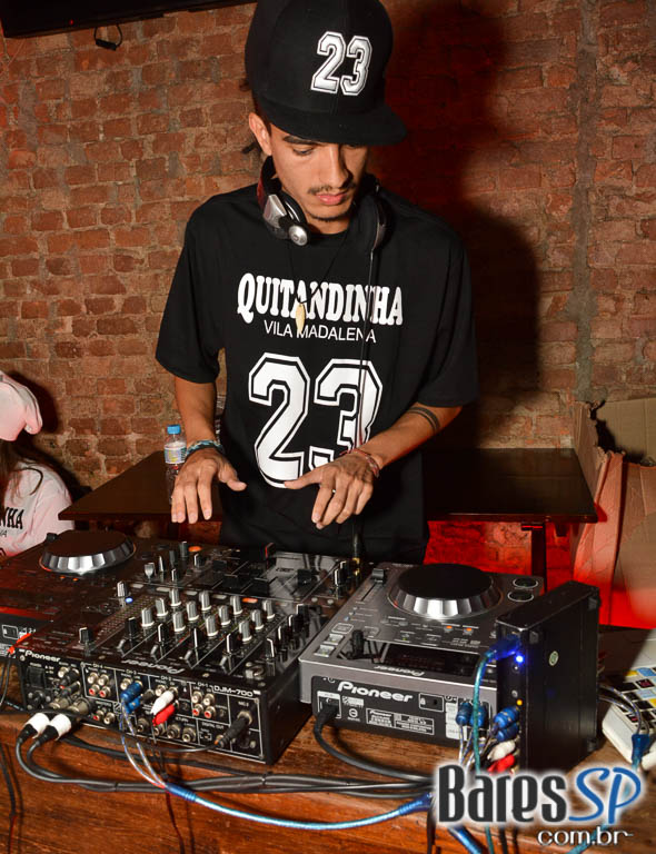 Aniversário de 23 anos do Bar Quitandinha com DJs convidados agitou o sábado Aniversário de 23 anos do Bar Quitandinha com DJs convidados agitou o sábado