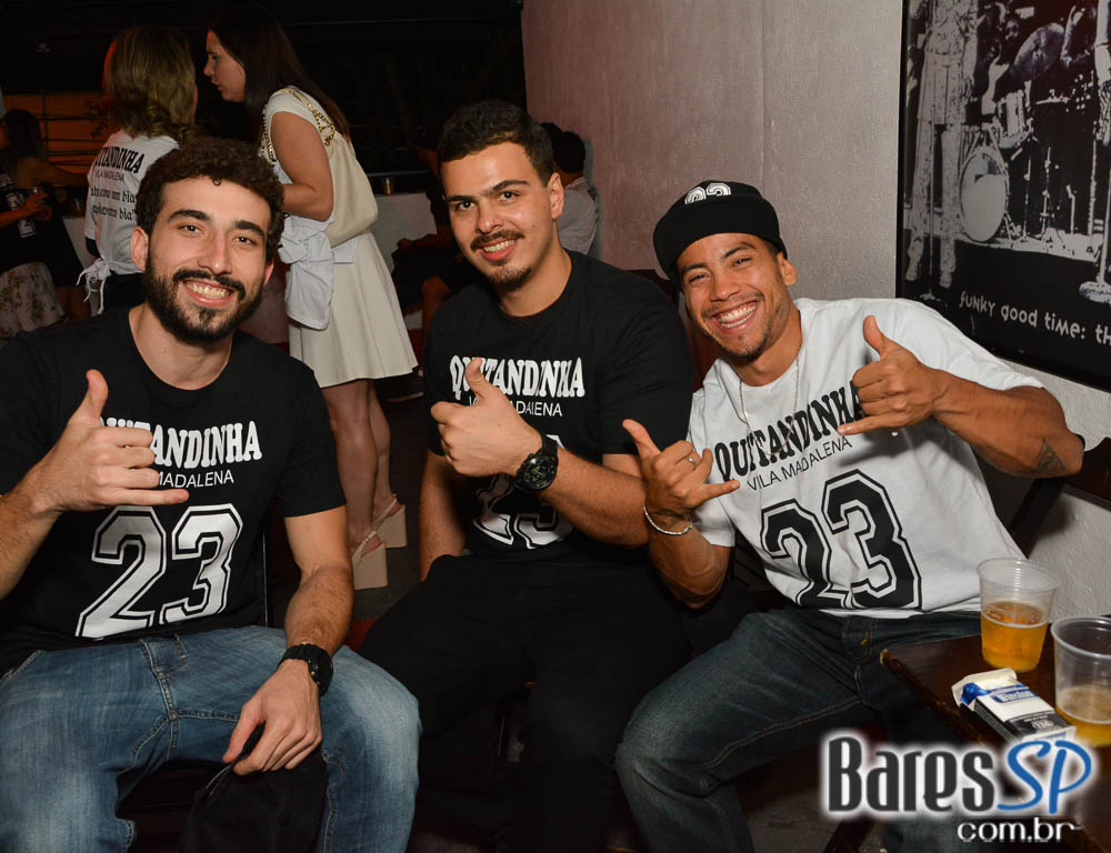 Aniversário de 23 anos do Bar Quitandinha com DJs convidados agitou o sábado Aniversário de 23 anos do Bar Quitandinha com DJs convidados agitou o sábado