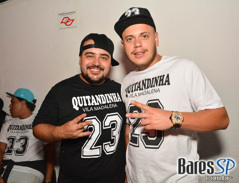 Aniversário de 23 anos do Bar Quitandinha com DJs convidados agitou o sábado Aniversário de 23 anos do Bar Quitandinha com DJs convidados agitou o sábado