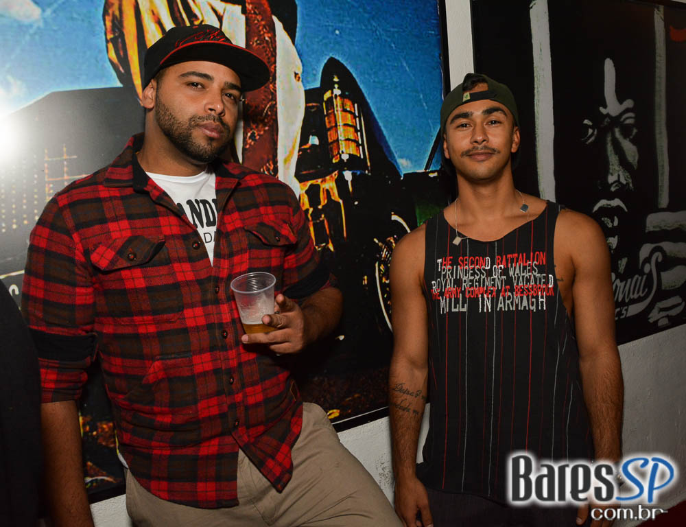 Aniversário de 23 anos do Bar Quitandinha com DJs convidados agitou o sábado Aniversário de 23 anos do Bar Quitandinha com DJs convidados agitou o sábado