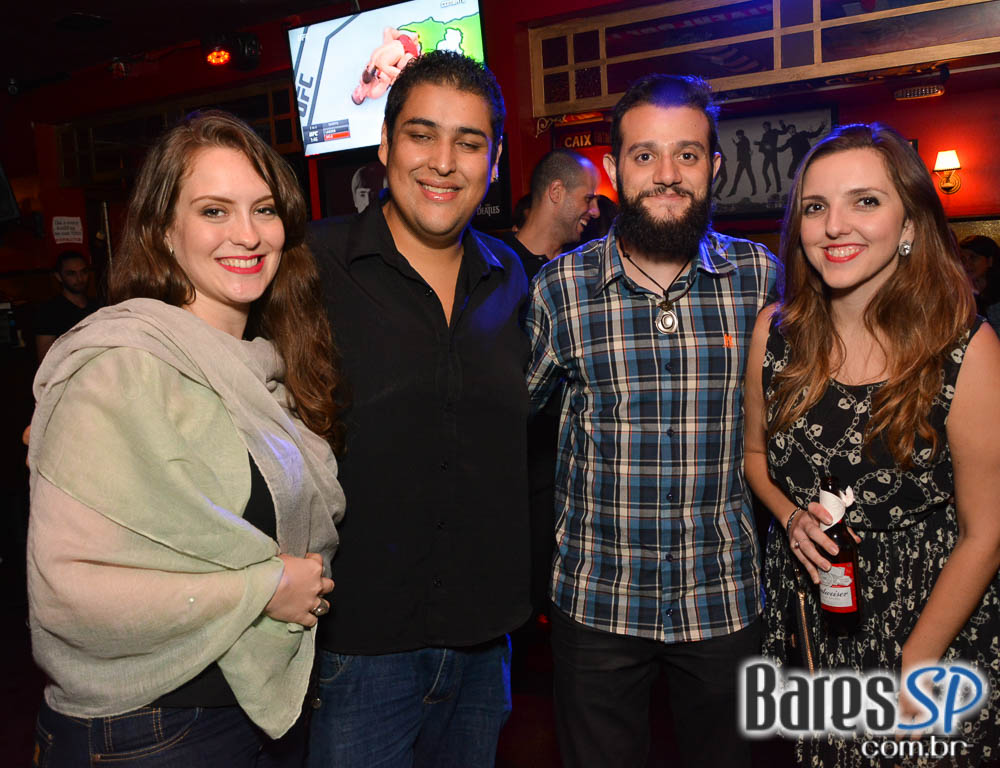 William Kim e banda Vih agitaram a noite com pop rock no Republic Pub William Kim e banda Vih agitaram a noite com pop rock no Republic Pub