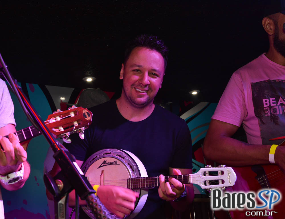 #EnfimChegouASextaFeira com Pagode dos Brothers, As de Paula e Leo Derobi no Boteco Vila Rica #EnfimChegouASextaFeira com Pagode dos Brothers, As de Paula e Leo Derobi no Boteco Vila Rica