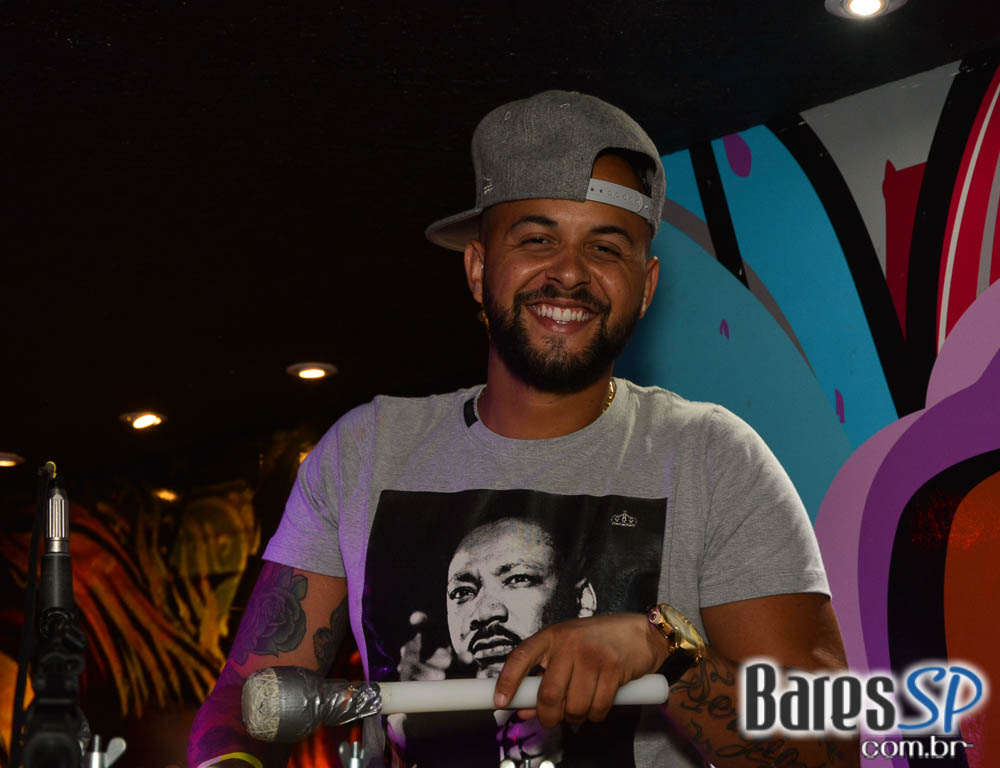 #EnfimChegouASextaFeira com Pagode dos Brothers, As de Paula e Leo Derobi no Boteco Vila Rica #EnfimChegouASextaFeira com Pagode dos Brothers, As de Paula e Leo Derobi no Boteco Vila Rica