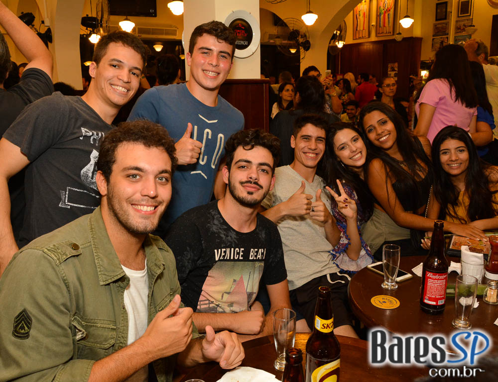 Banda Jornada agitou a noite com muito MPB no Bar Birô Banda Jornada agitou a noite com muito MPB no Bar Birô