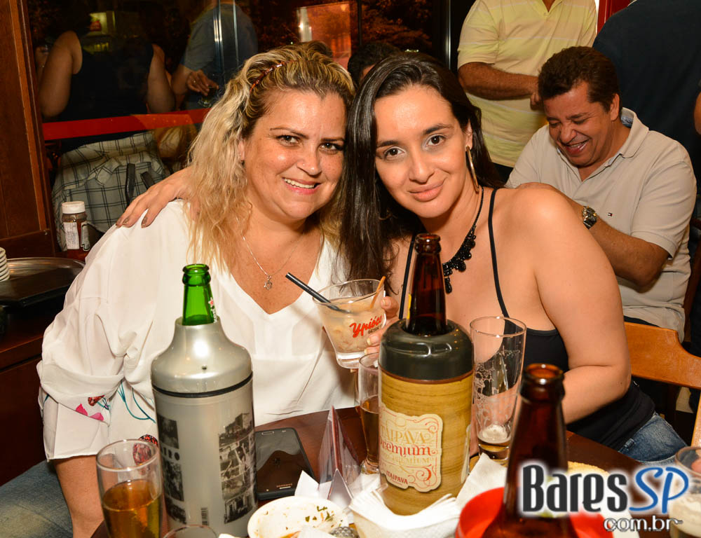 Banda Jornada agitou a noite com muito MPB no Bar Birô Banda Jornada agitou a noite com muito MPB no Bar Birô