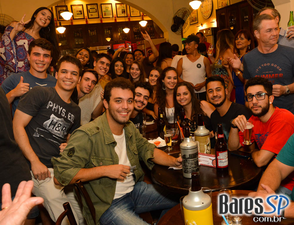 Banda Jornada agitou a noite com muito MPB no Bar Birô Banda Jornada agitou a noite com muito MPB no Bar Birô