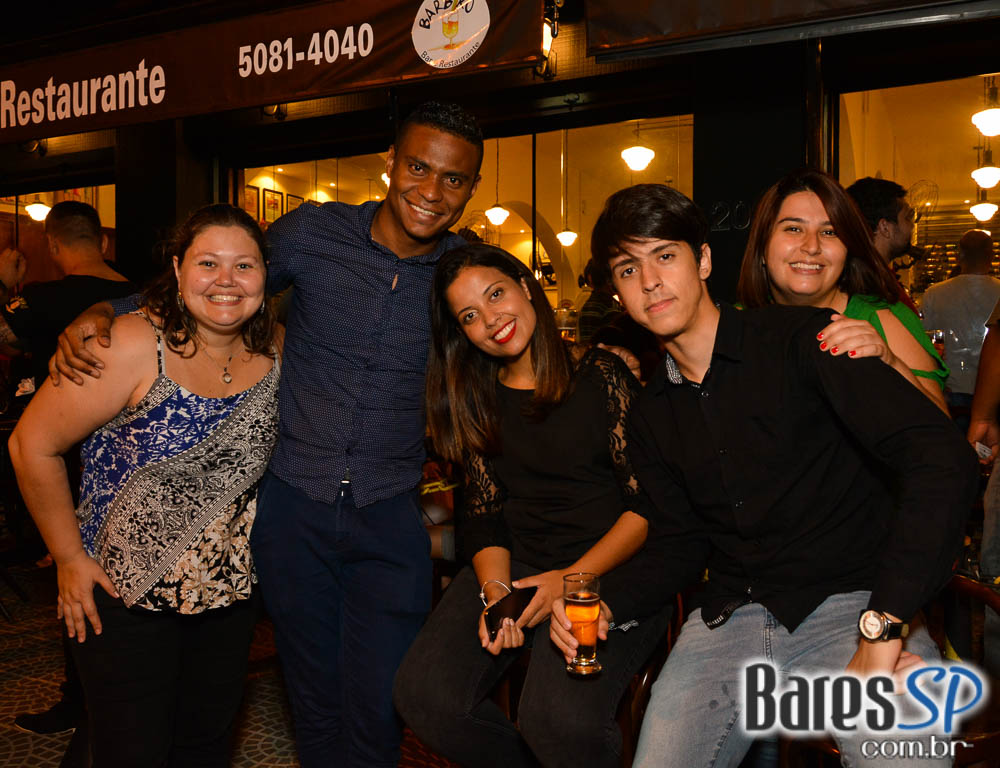 Banda Jornada agitou a noite com muito MPB no Bar Birô Banda Jornada agitou a noite com muito MPB no Bar Birô
