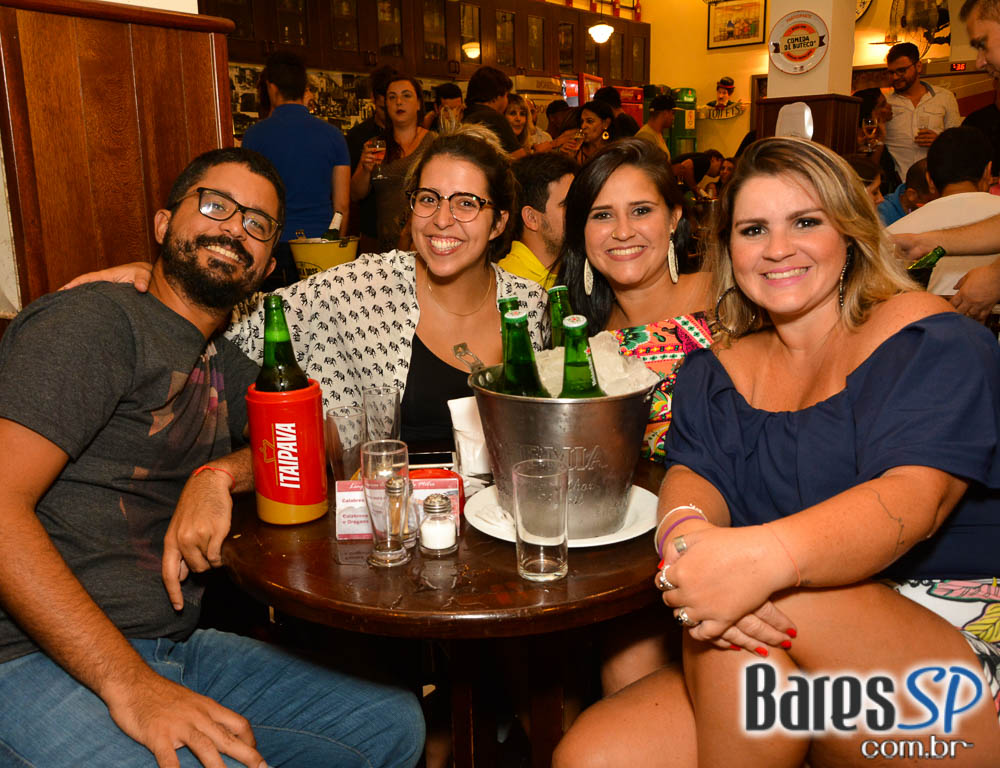 Banda Jornada agitou a noite com muito MPB no Bar Birô Banda Jornada agitou a noite com muito MPB no Bar Birô