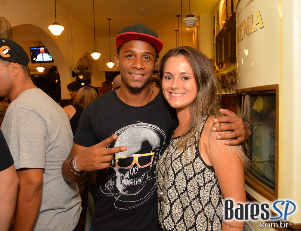 Banda Jornada agitou a noite com muito MPB no Bar Birô Banda Jornada agitou a noite com muito MPB no Bar Birô