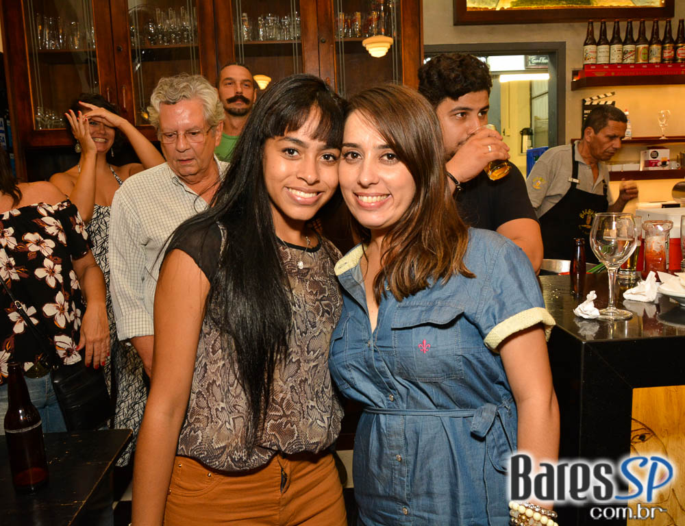 Banda Jornada agitou a noite com muito MPB no Bar Birô Banda Jornada agitou a noite com muito MPB no Bar Birô