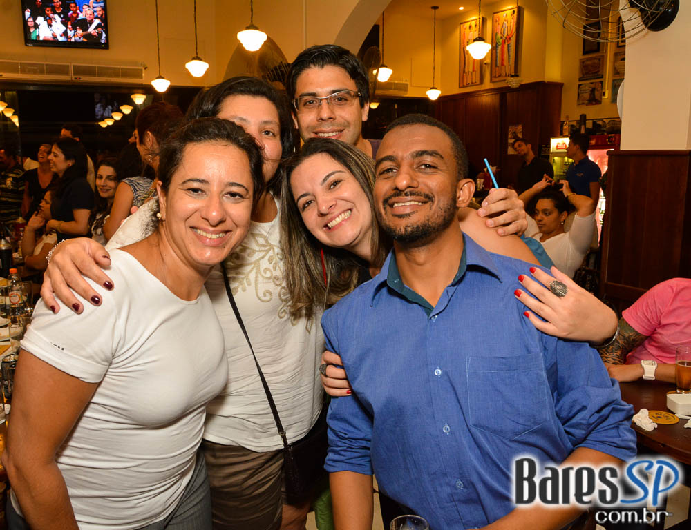 Banda Jornada agitou a noite com muito MPB no Bar Birô Banda Jornada agitou a noite com muito MPB no Bar Birô