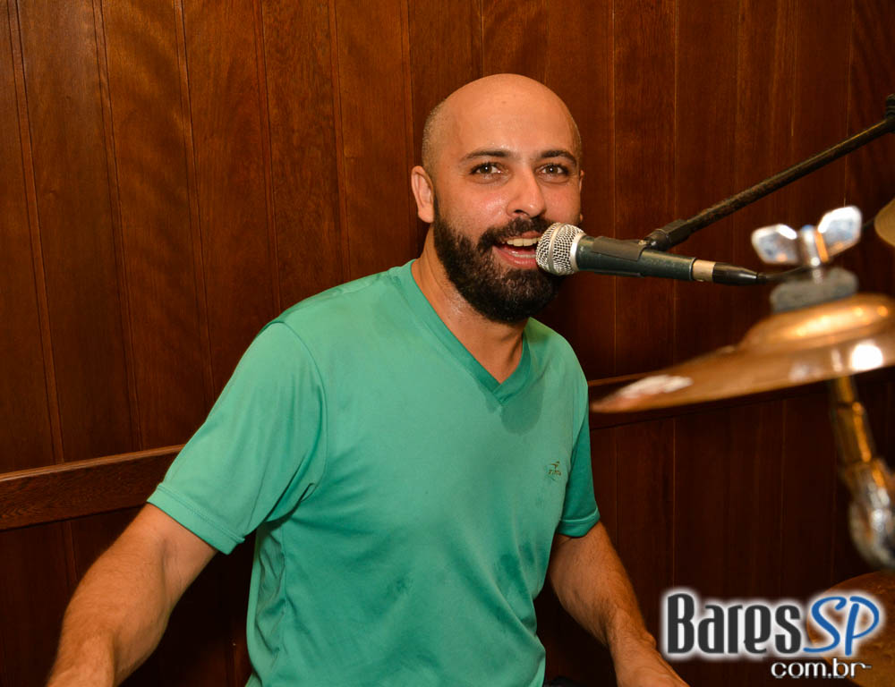 Banda Jornada agitou a noite com muito MPB no Bar Birô Banda Jornada agitou a noite com muito MPB no Bar Birô