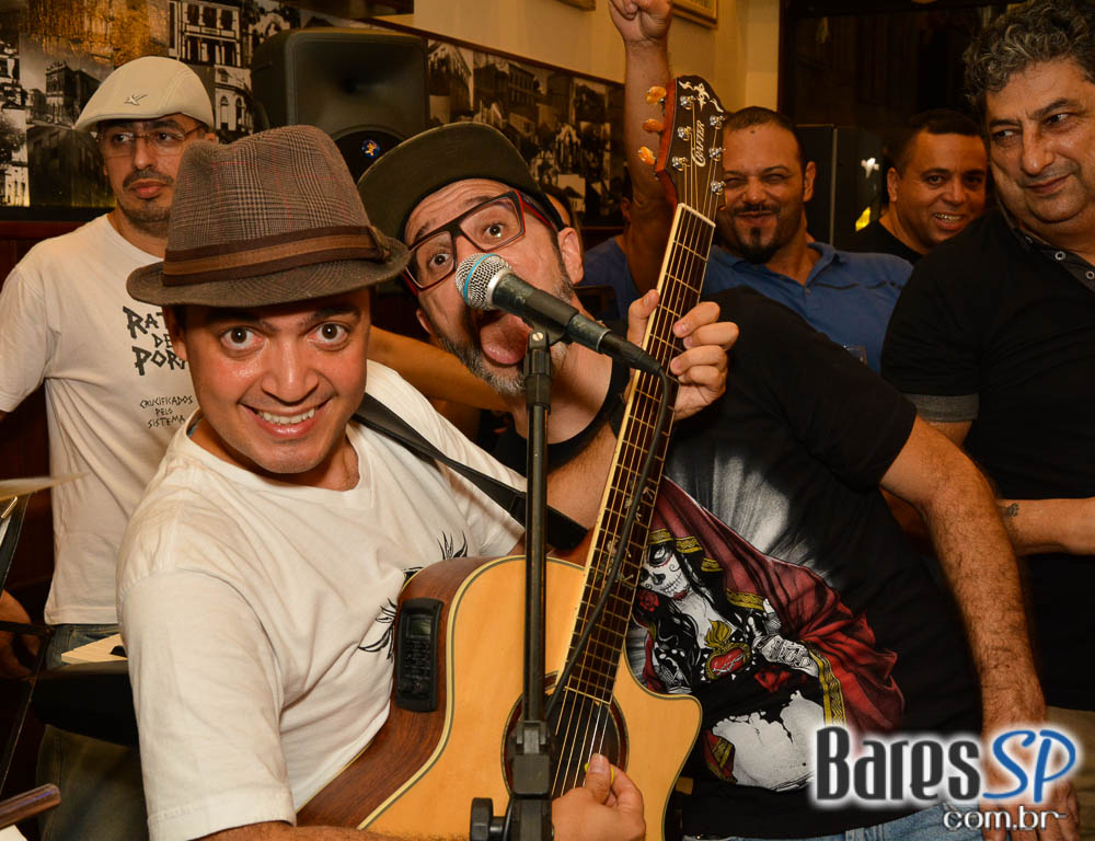 Banda Jornada agitou a noite com muito MPB no Bar Birô Banda Jornada agitou a noite com muito MPB no Bar Birô