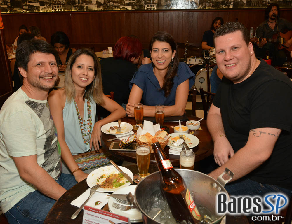 Os Manteigas apresentaram o melhor do MPB e pop rock no Bar Birô Os Manteigas apresentaram o melhor do MPB e pop rock no Bar Birô