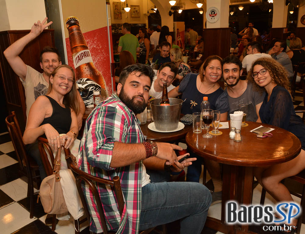 Os Manteigas apresentaram o melhor do MPB e pop rock no Bar Birô Os Manteigas apresentaram o melhor do MPB e pop rock no Bar Birô